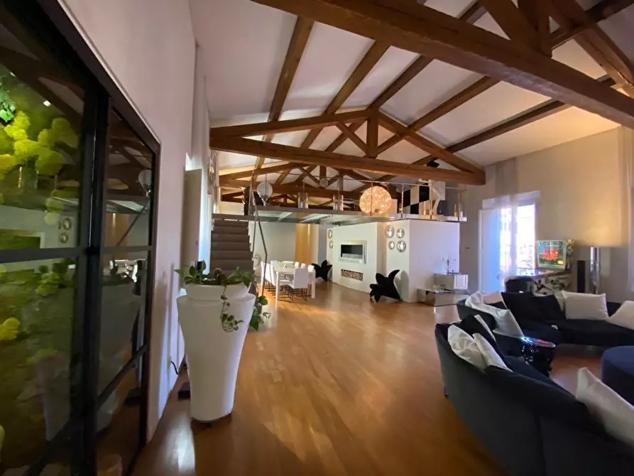 Immagine 27 di Appartamento in vendita  a Pisa