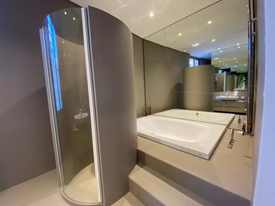 Immagine 20 di Appartamento in vendita  a Pisa