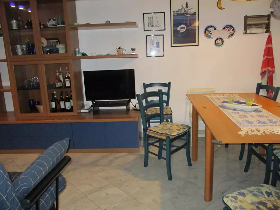 Immagine 2 di Loft/Open space in vendita  a Viareggio
