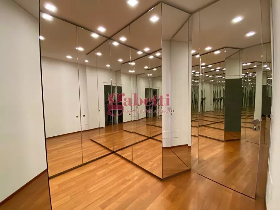 Immagine 15 di Loft/Open space in vendita  a Pisa