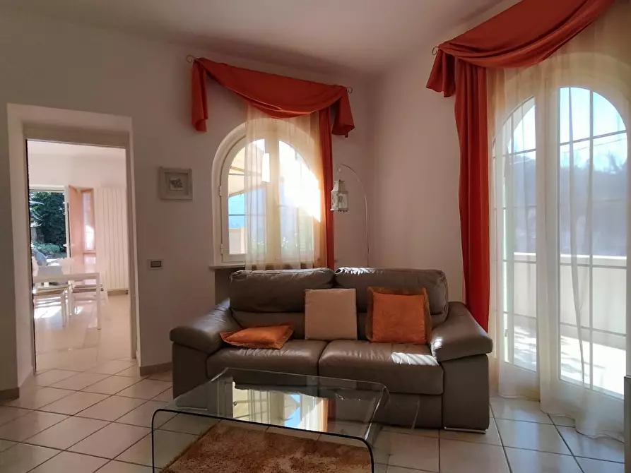 Immagine 9 di Casa indipendente in vendita  a Carrara