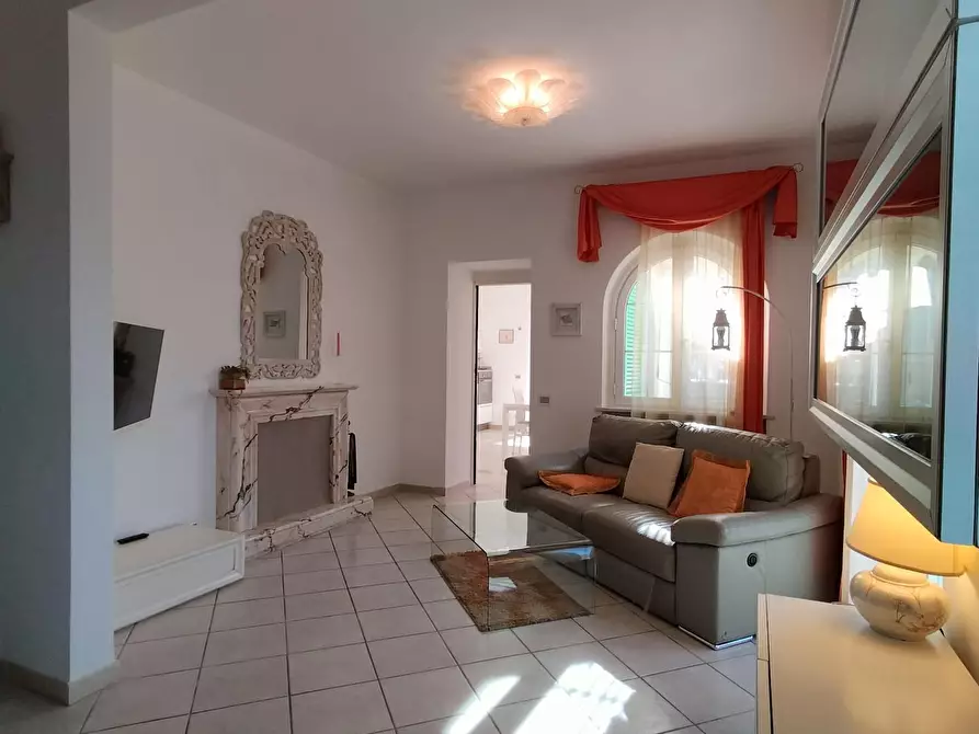 Immagine 6 di Casa indipendente in vendita  a Carrara