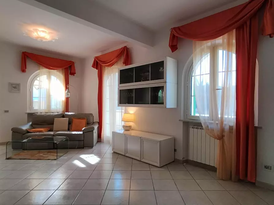 Immagine 10 di Casa indipendente in vendita  a Carrara