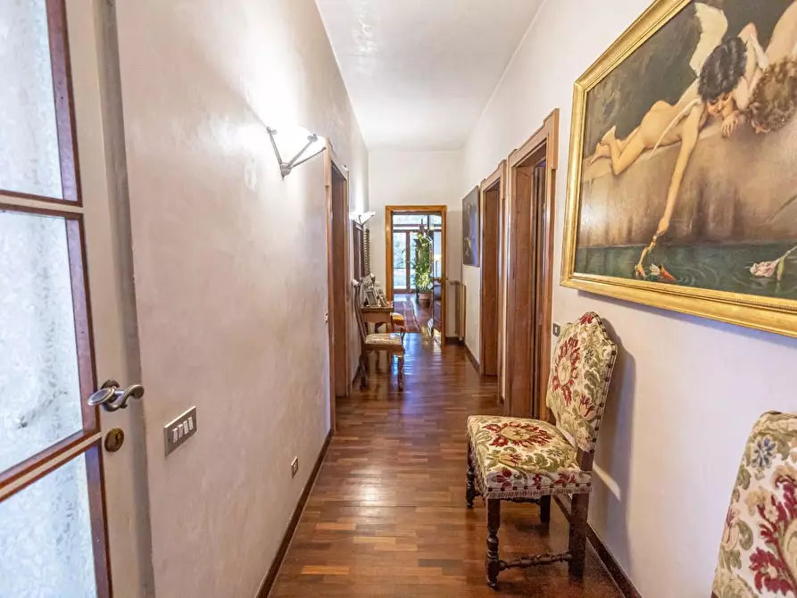 Immagine 11 di Villa in vendita  a Fucecchio