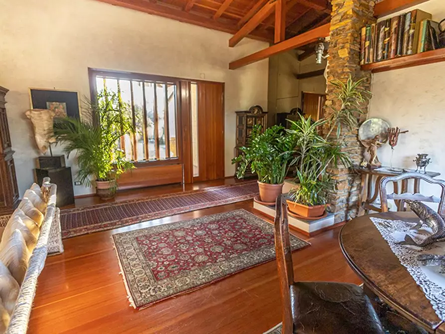 Immagine 5 di Villa in vendita  a Fucecchio