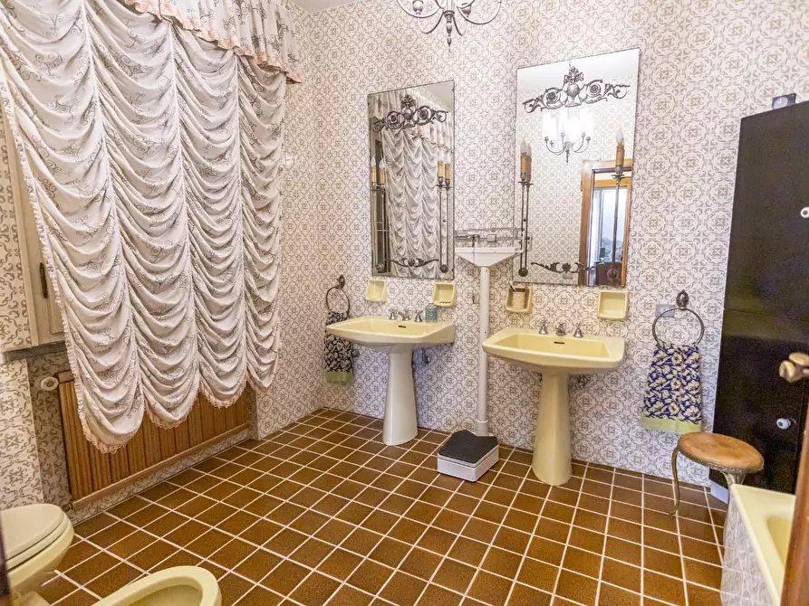 Immagine 19 di Villa in vendita  a Fucecchio