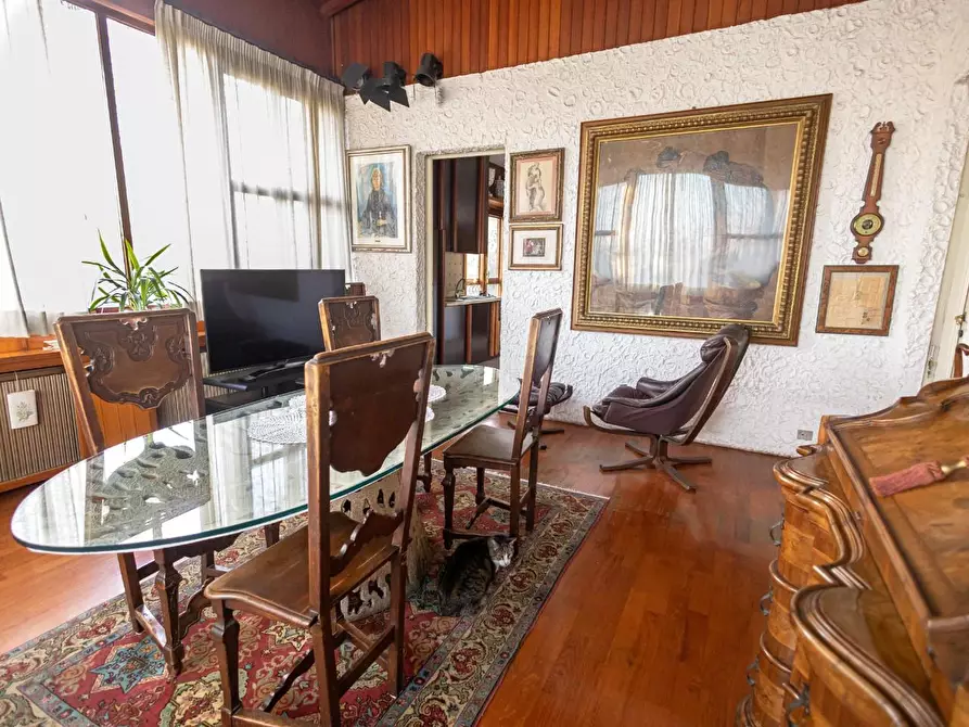 Immagine 8 di Villa in vendita  a Fucecchio