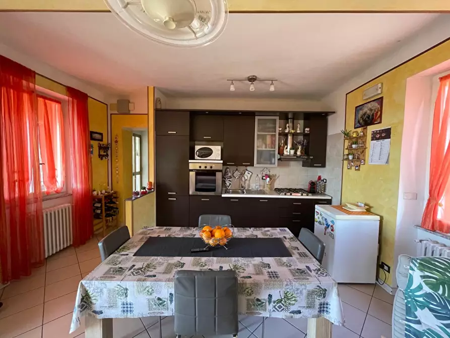 Immagine 2 di Appartamento in vendita  a Massa