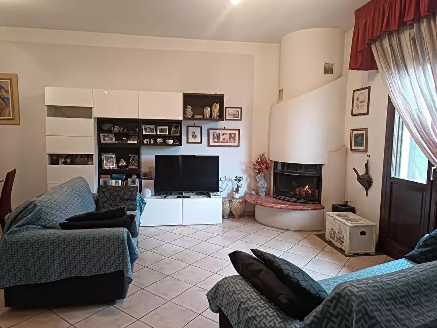 Immagine 4 di Casa bifamiliare in vendita  a Bagni Di Lucca
