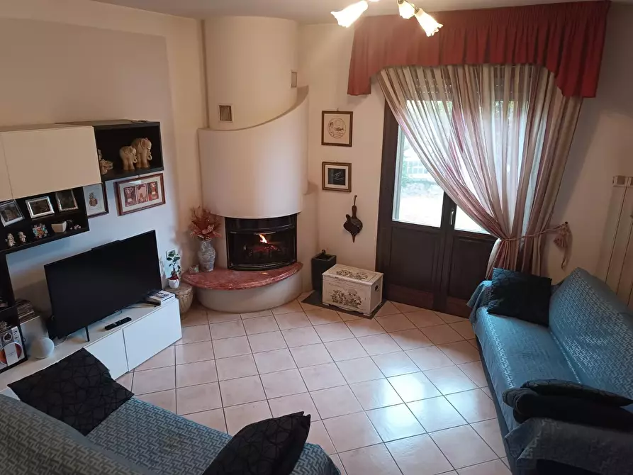 Immagine 3 di Casa bifamiliare in vendita  a Bagni Di Lucca