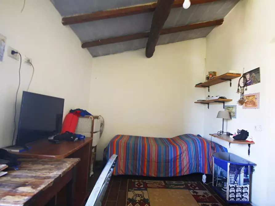 Immagine 14 di Casa colonica in vendita  a Lamporecchio