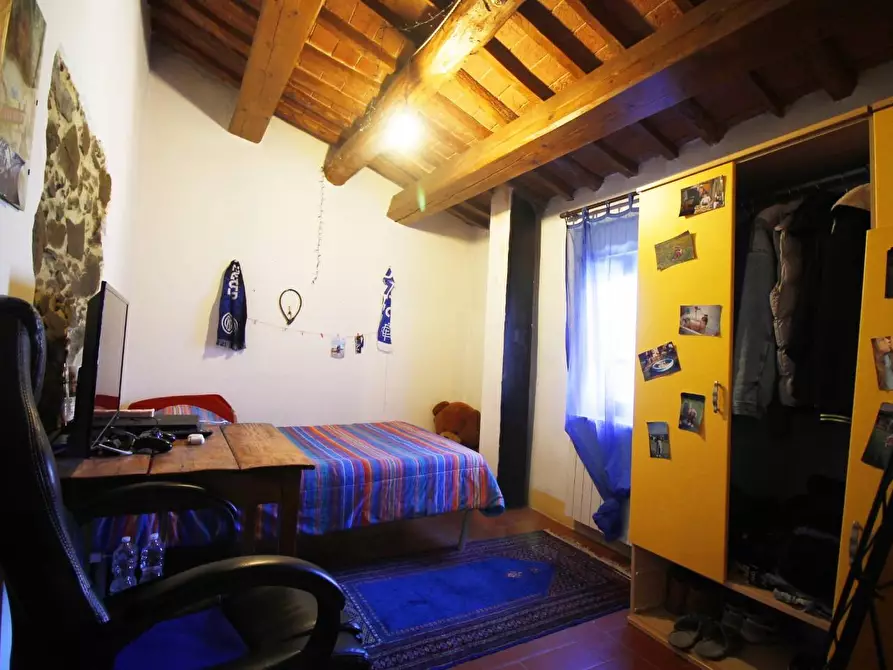 Immagine 15 di Casa colonica in vendita  a Lamporecchio