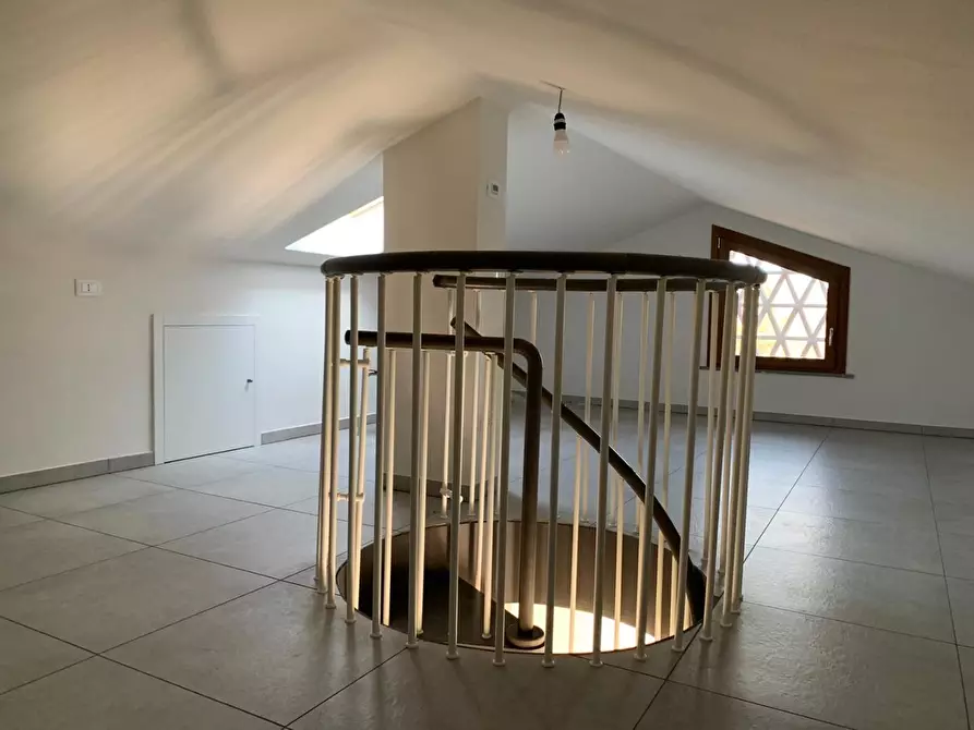 Immagine 9 di Appartamento in vendita  a Santa Maria A Monte