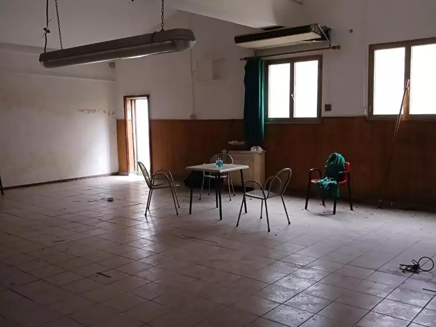 Immagine 5 di Locale commerciale in affitto  a Pisa