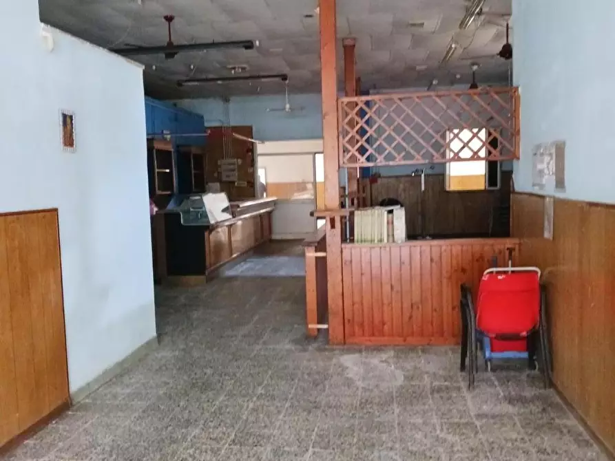 Immagine 2 di Locale commerciale in affitto  a Pisa