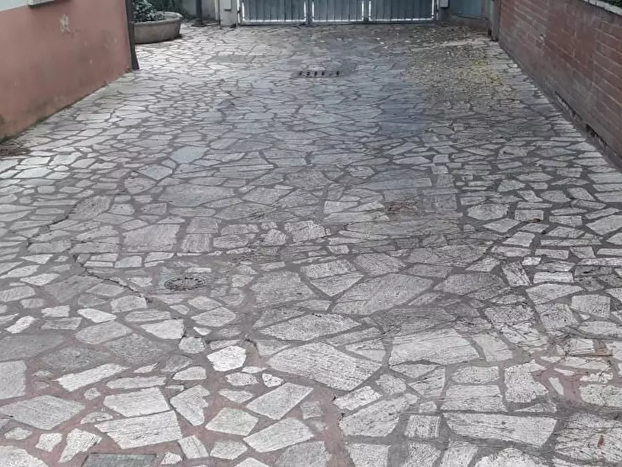 Immagine 11 di Appartamento in vendita  a Pisa