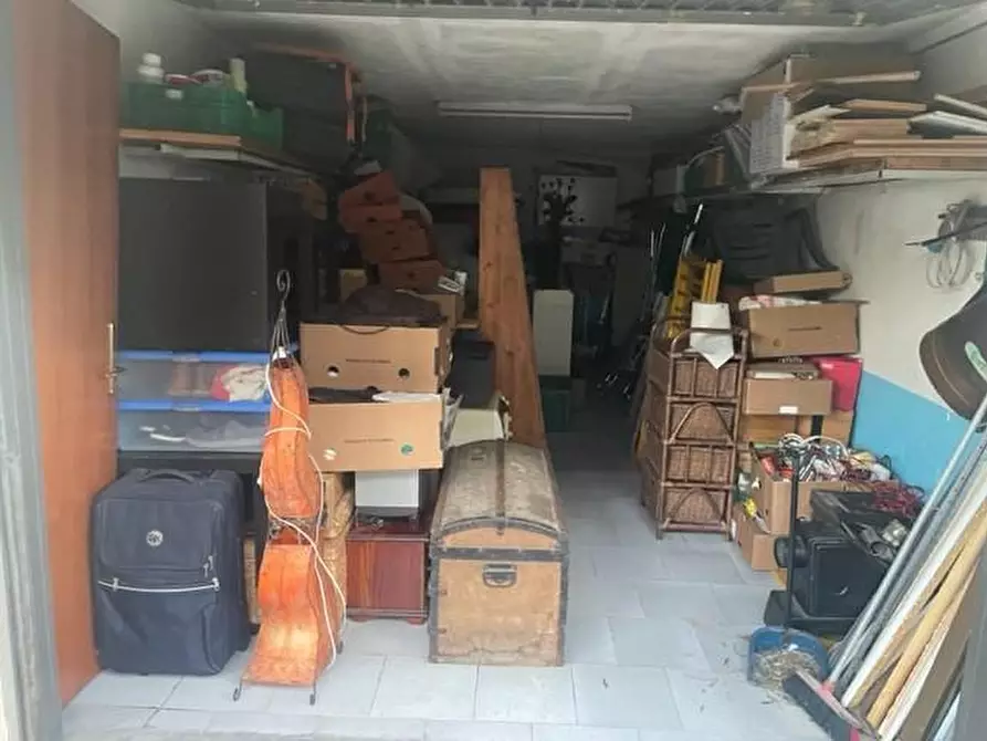 Immagine 2 di Garage in vendita  a Colle Di Val D'elsa