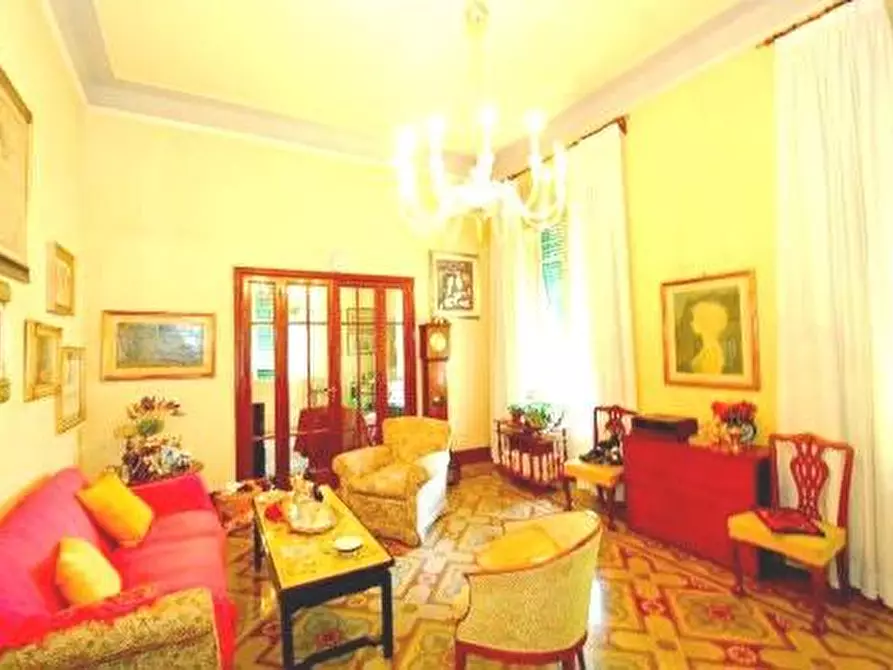 Immagine 7 di Villa in vendita  a Lucca