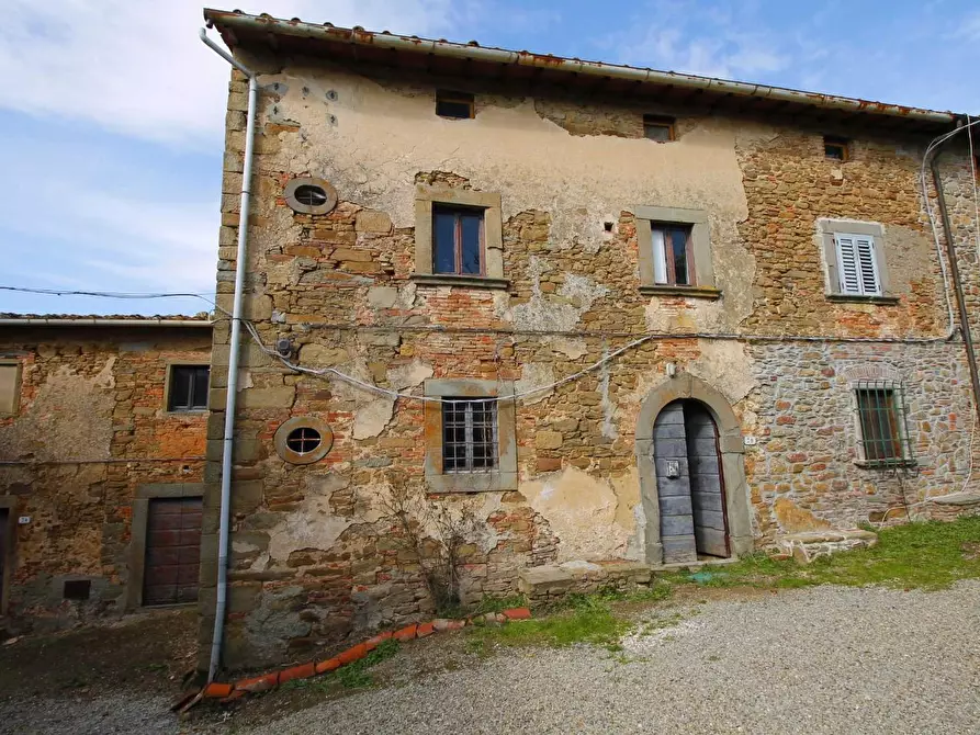 Immagine 2 di Casa colonica in vendita  a Vinci