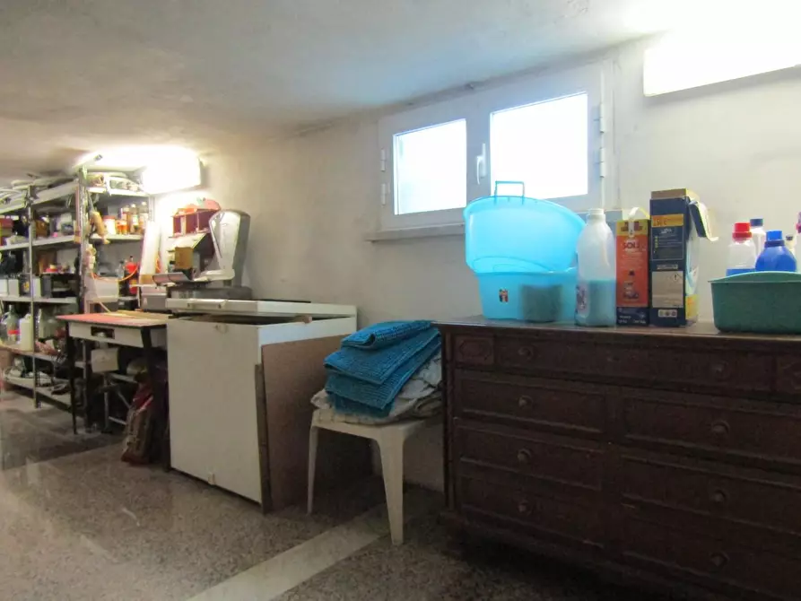 Immagine 52 di Villa in vendita  a Carrara