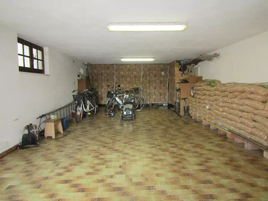 Immagine 31 di Villa in vendita  a Carrara