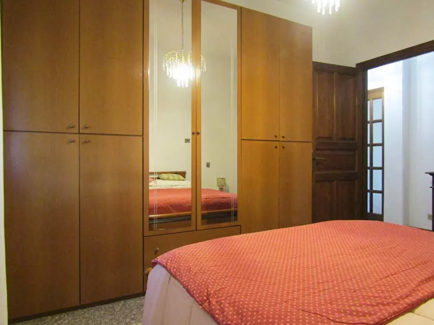 Immagine 22 di Villa in vendita  a Carrara