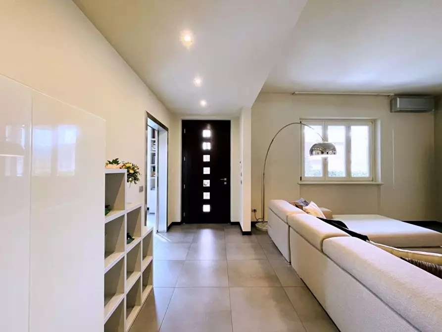 Immagine 39 di Casa indipendente in vendita  a Camaiore