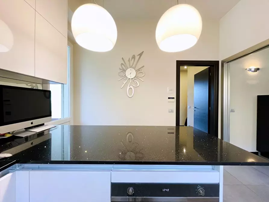 Immagine 15 di Casa indipendente in vendita  a Camaiore