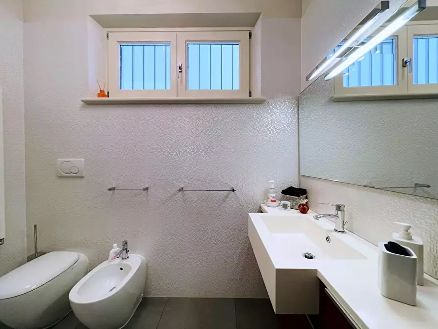 Immagine 25 di Casa indipendente in vendita  a Camaiore