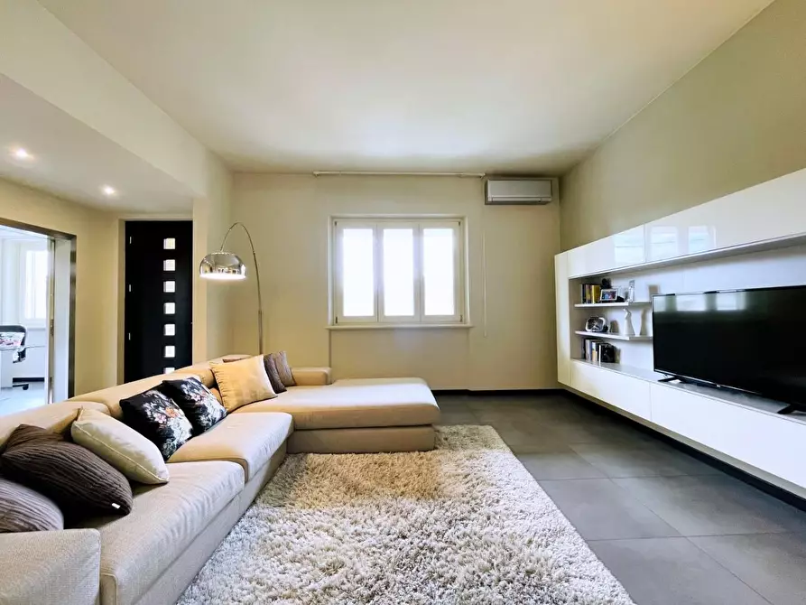 Immagine 6 di Casa indipendente in vendita  a Camaiore