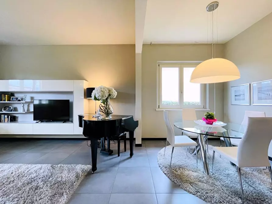 Immagine 7 di Casa indipendente in vendita  a Camaiore