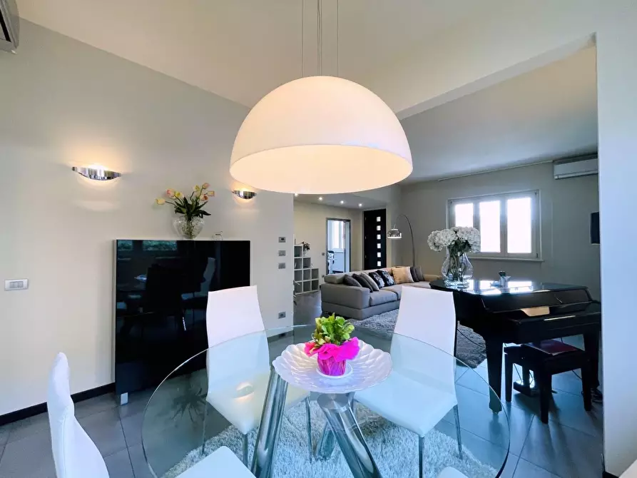 Immagine 8 di Casa indipendente in vendita  a Camaiore