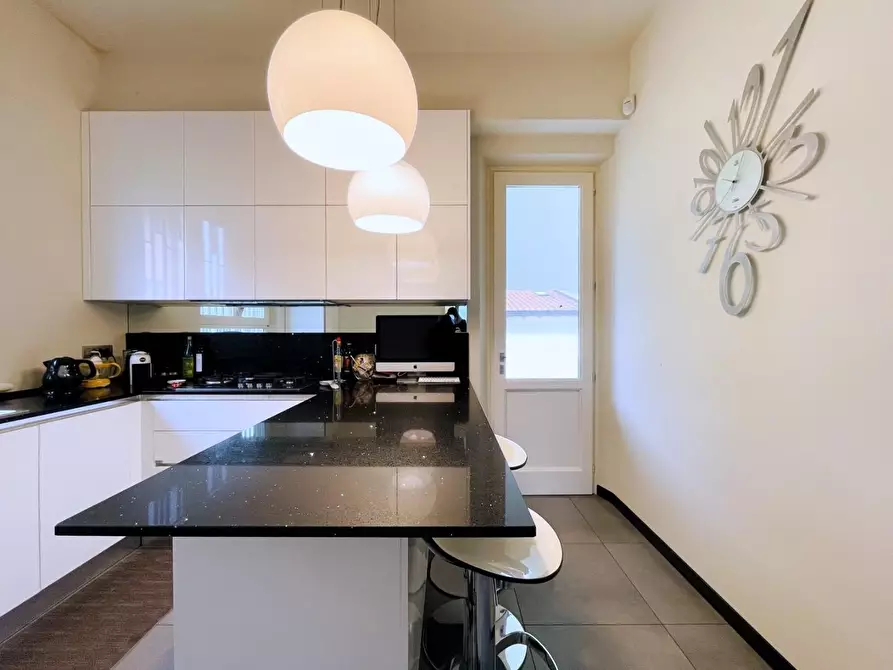 Immagine 12 di Casa indipendente in vendita  a Camaiore