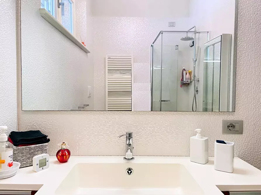 Immagine 29 di Casa indipendente in vendita  a Camaiore