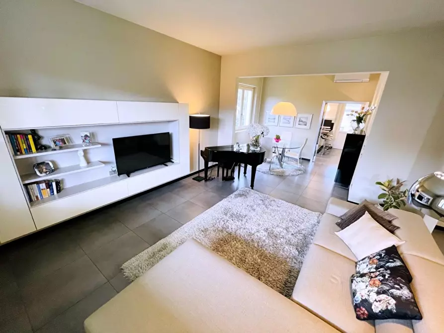 Immagine 46 di Casa indipendente in vendita  a Camaiore