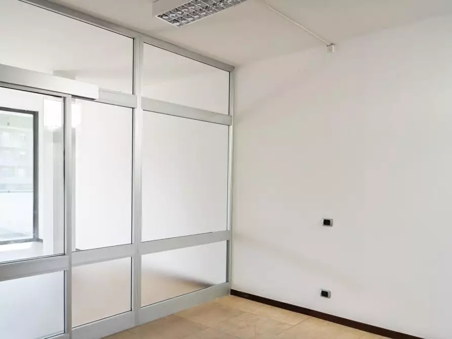 Immagine 2 di Ufficio in vendita  a Pisa
