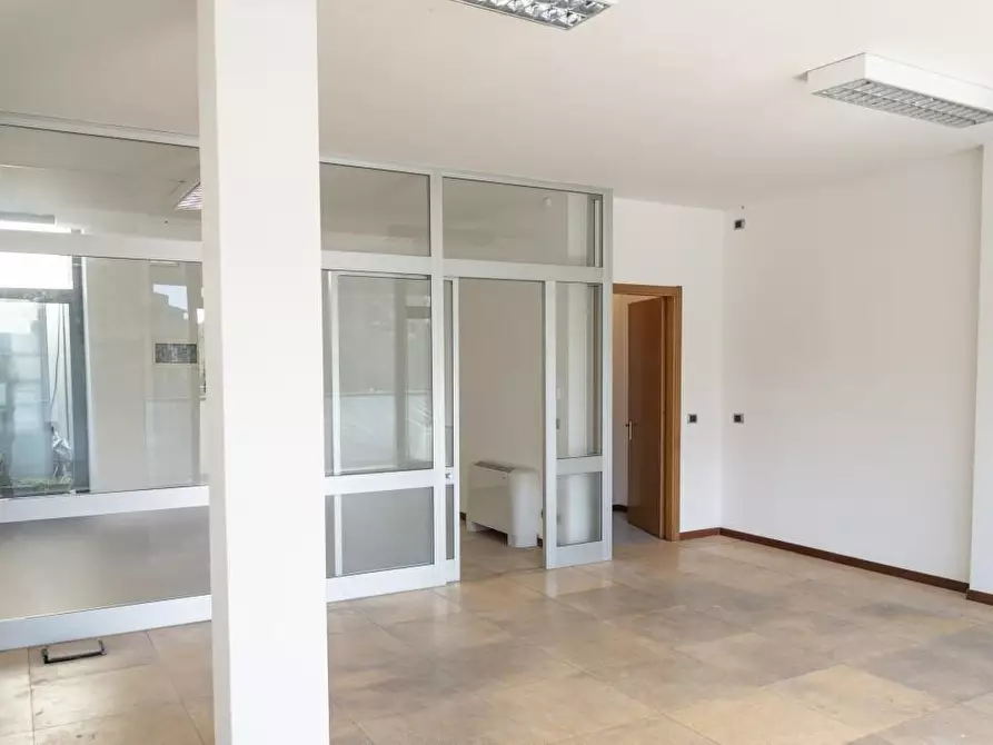 Immagine 5 di Ufficio in vendita  a Pisa