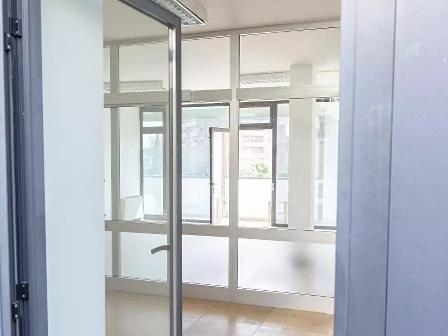 Immagine 3 di Ufficio in vendita  a Pisa