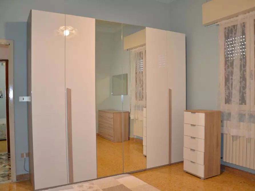 Immagine 2 di Villa in affitto  a Pietrasanta