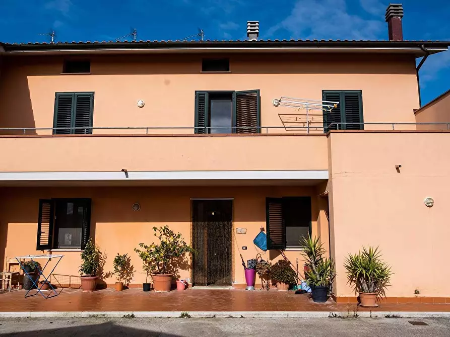 Immagine 1 di Casa bifamiliare in vendita  a Santa Maria A Monte