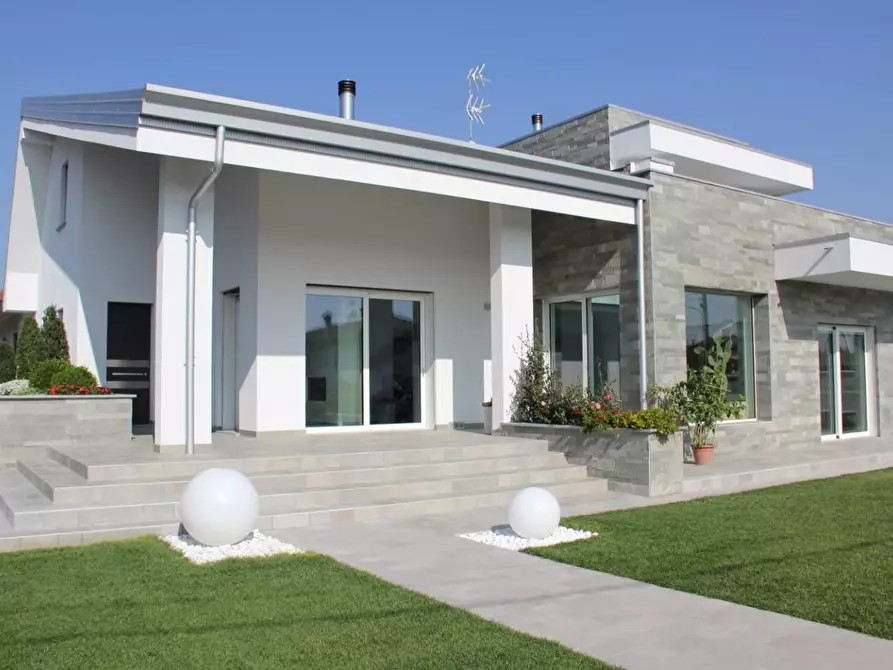 Immagine 2 di Terreno residenziale in vendita  a Capannori