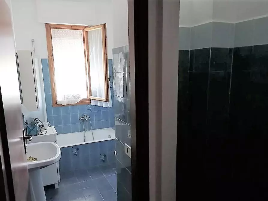 Immagine 23 di Appartamento in vendita  a Carrara