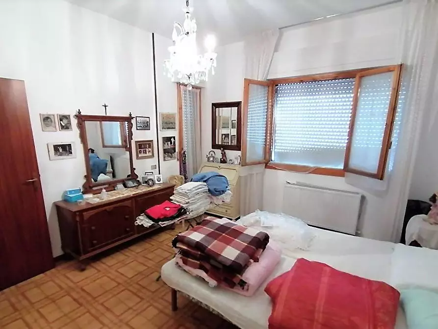 Immagine 15 di Appartamento in vendita  a Carrara