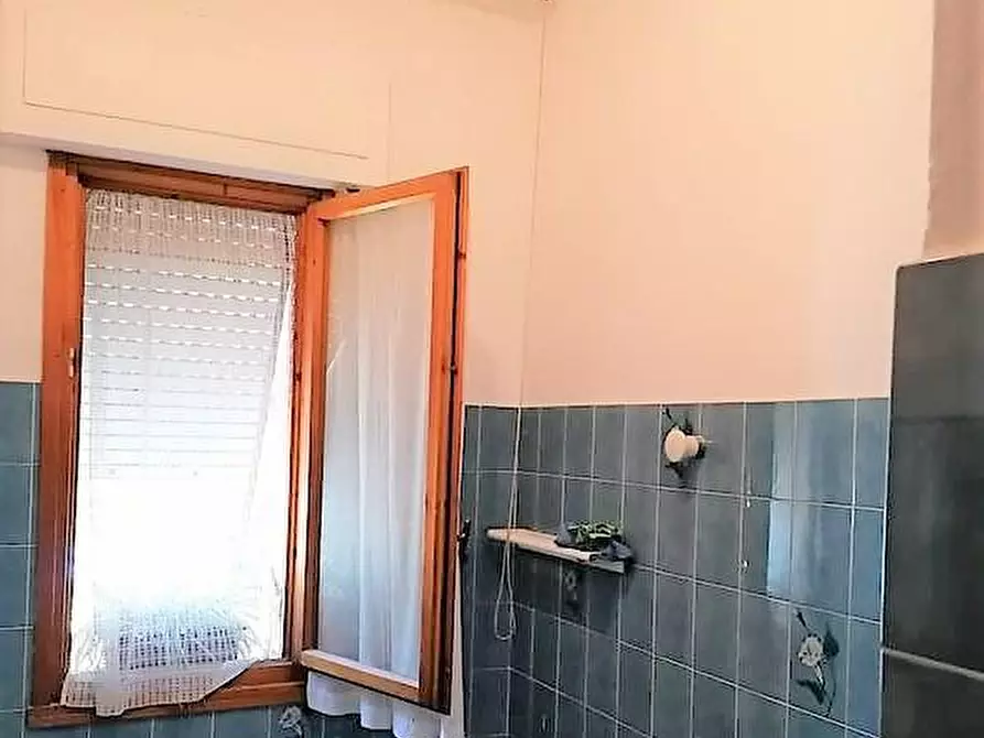 Immagine 21 di Appartamento in vendita  a Carrara