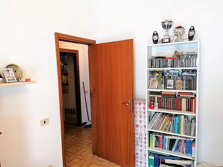 Immagine 12 di Appartamento in vendita  a Carrara