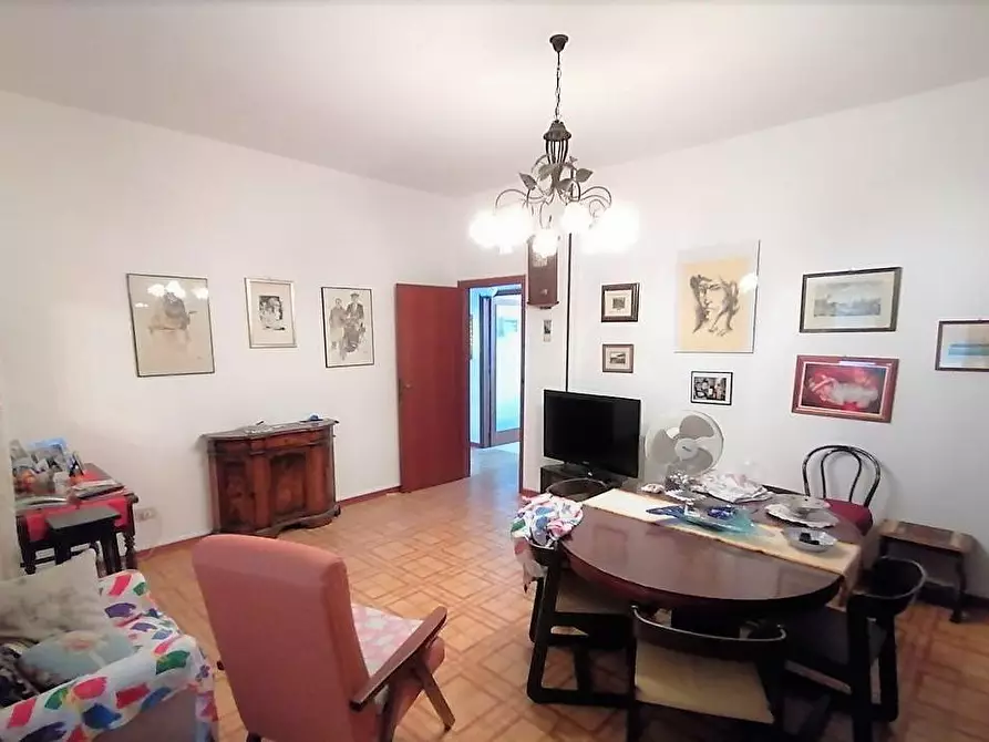 Immagine 5 di Appartamento in vendita  a Carrara