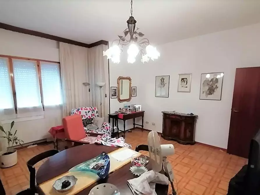 Immagine 13 di Appartamento in vendita  a Carrara