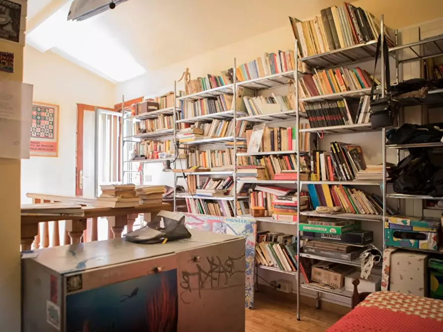 Immagine 25 di Terratetto in vendita  a Pisa