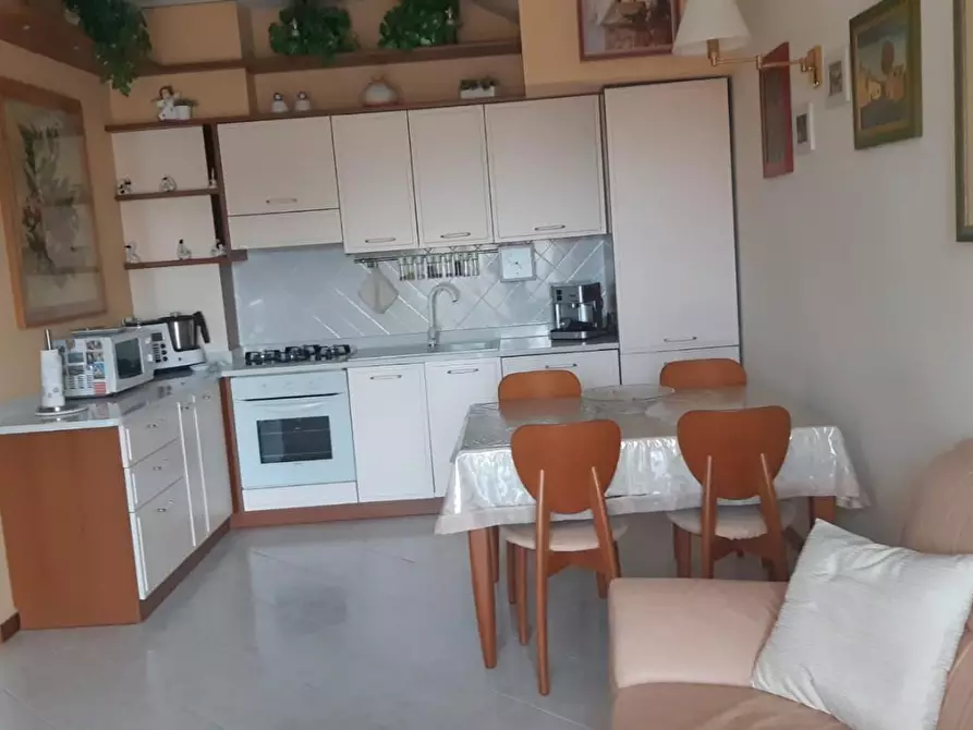 Immagine 5 di Appartamento in vendita  a Massa