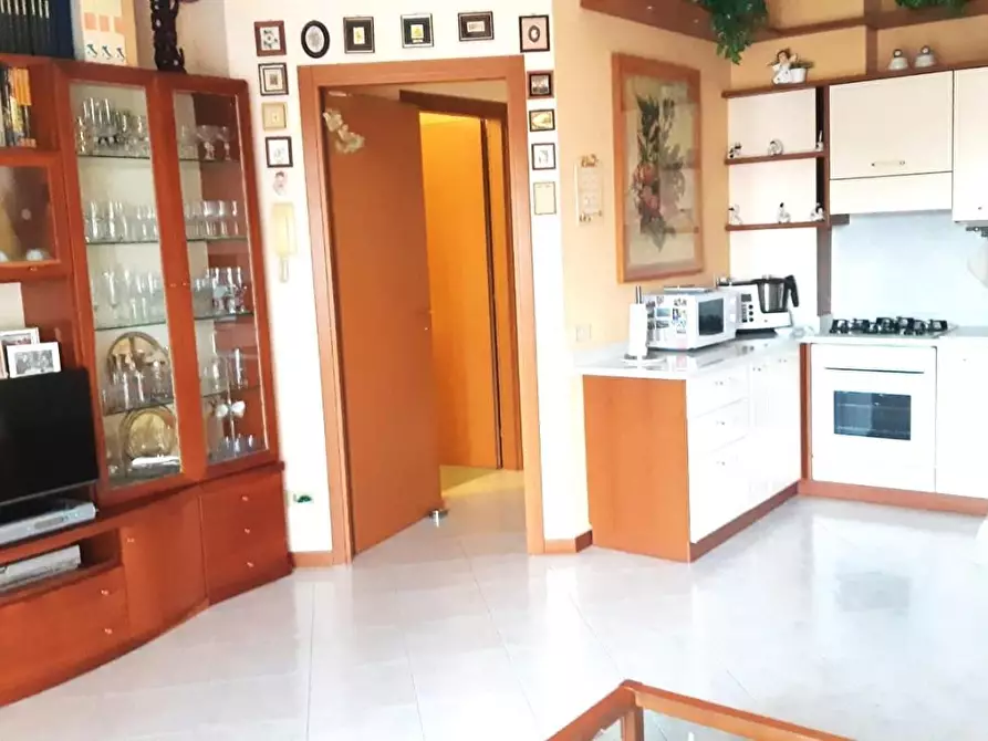 Immagine 2 di Appartamento in vendita  a Massa